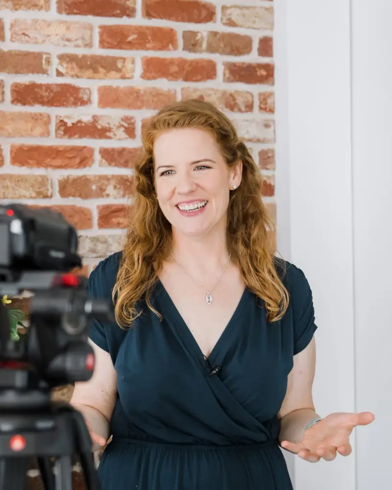 Rebecca Jabbar, spokesperson and media trainer, presenting to camera in her studio